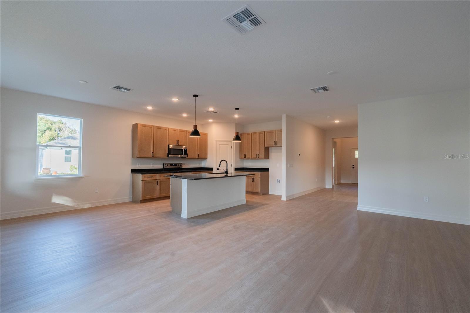 Image 16 of 53 For 911 New Hampshire Avenue