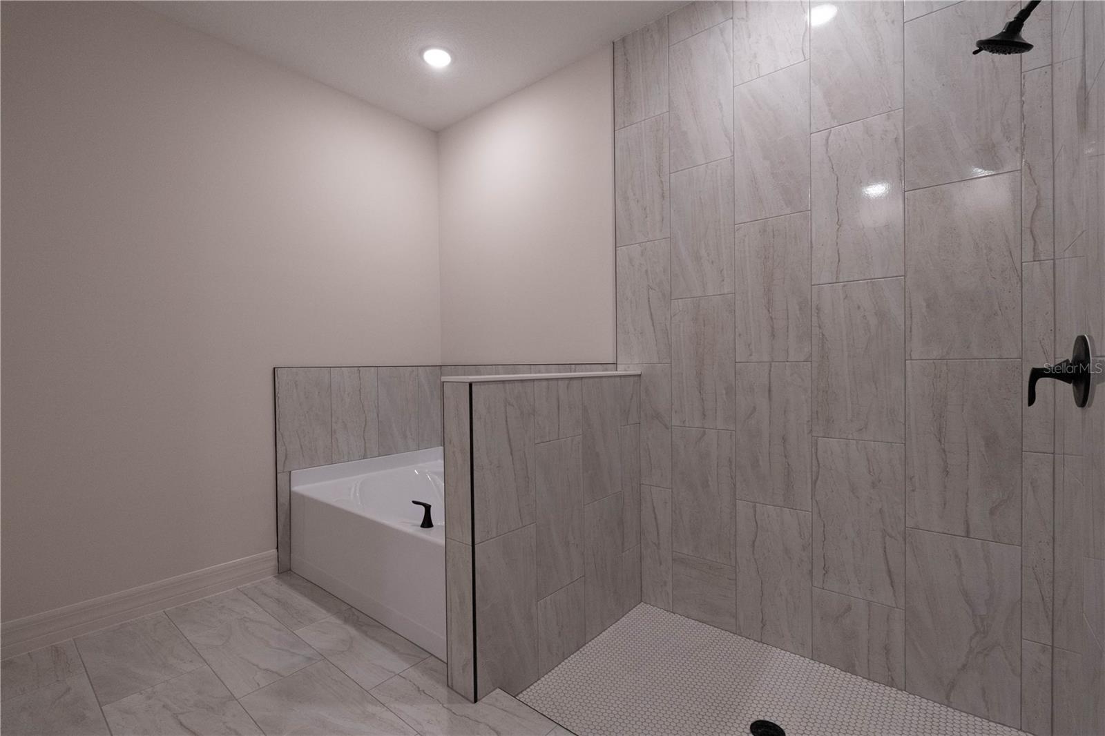 Image 24 of 53 For 911 New Hampshire Avenue