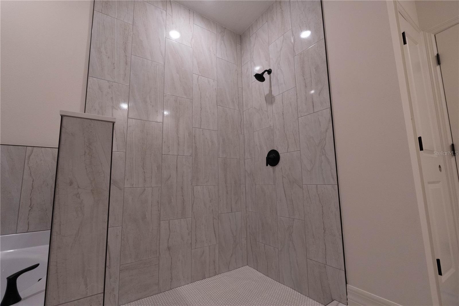 Image 25 of 53 For 911 New Hampshire Avenue