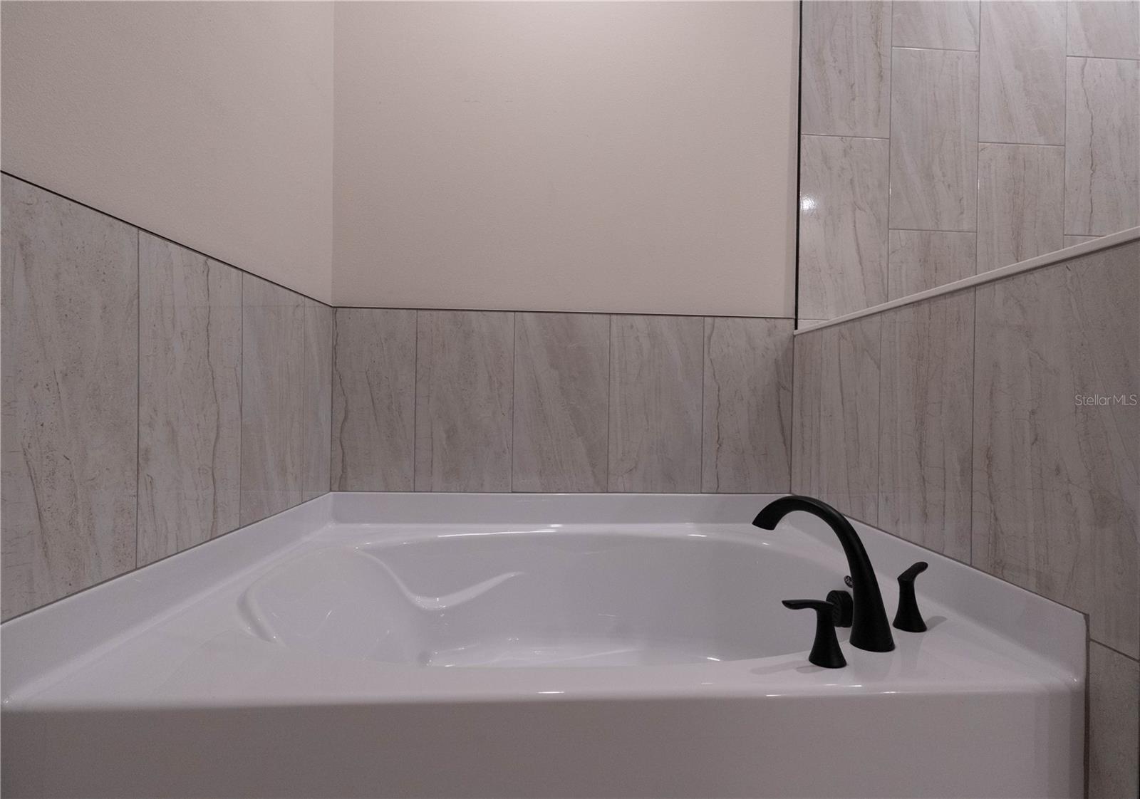 Image 26 of 53 For 911 New Hampshire Avenue