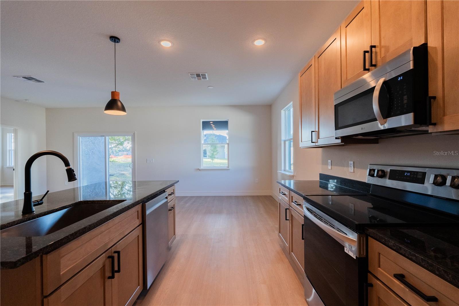 Image 7 of 53 For 911 New Hampshire Avenue