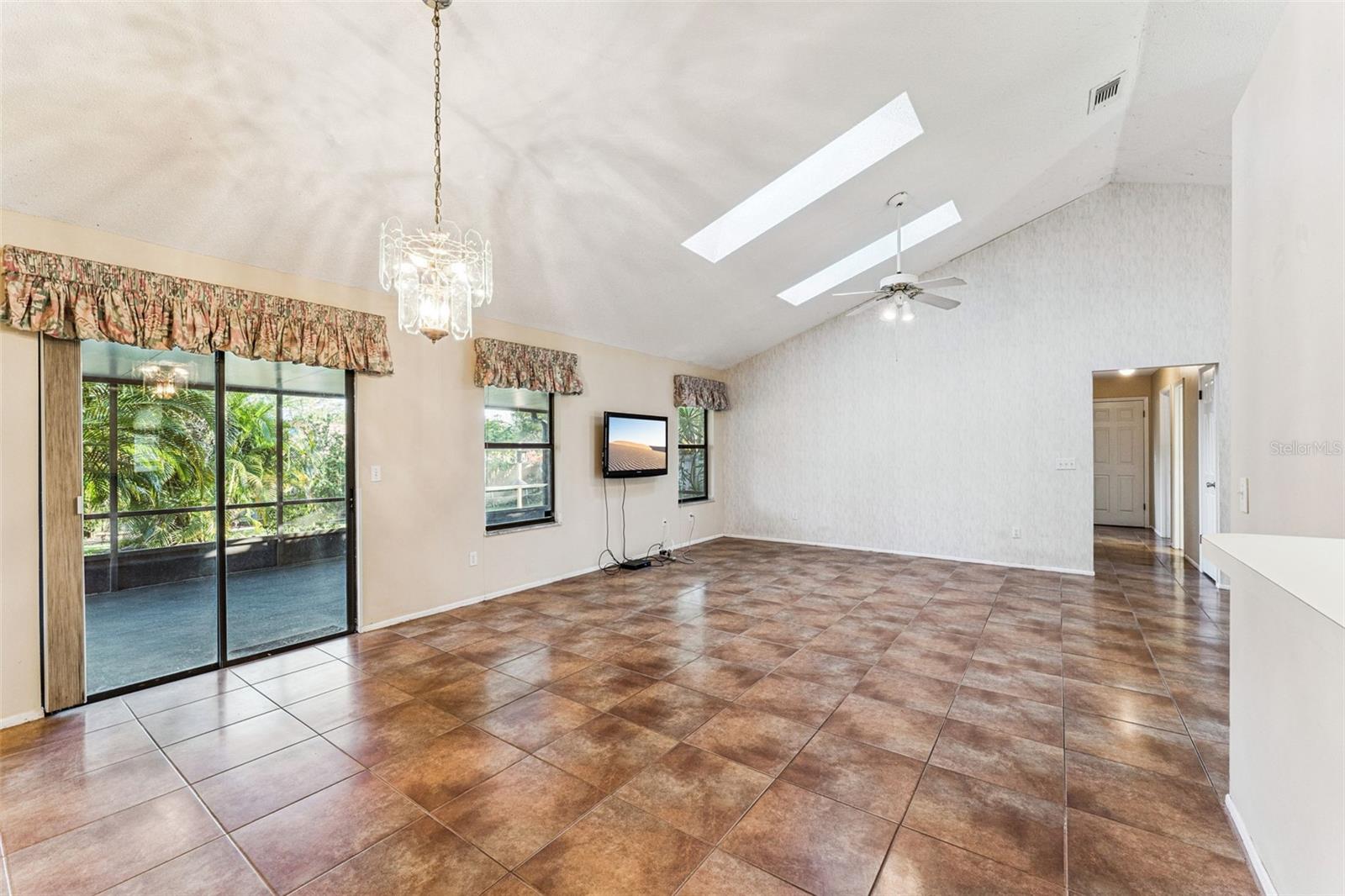 Image 7 of 47 For 3051 Riviera Bay Court