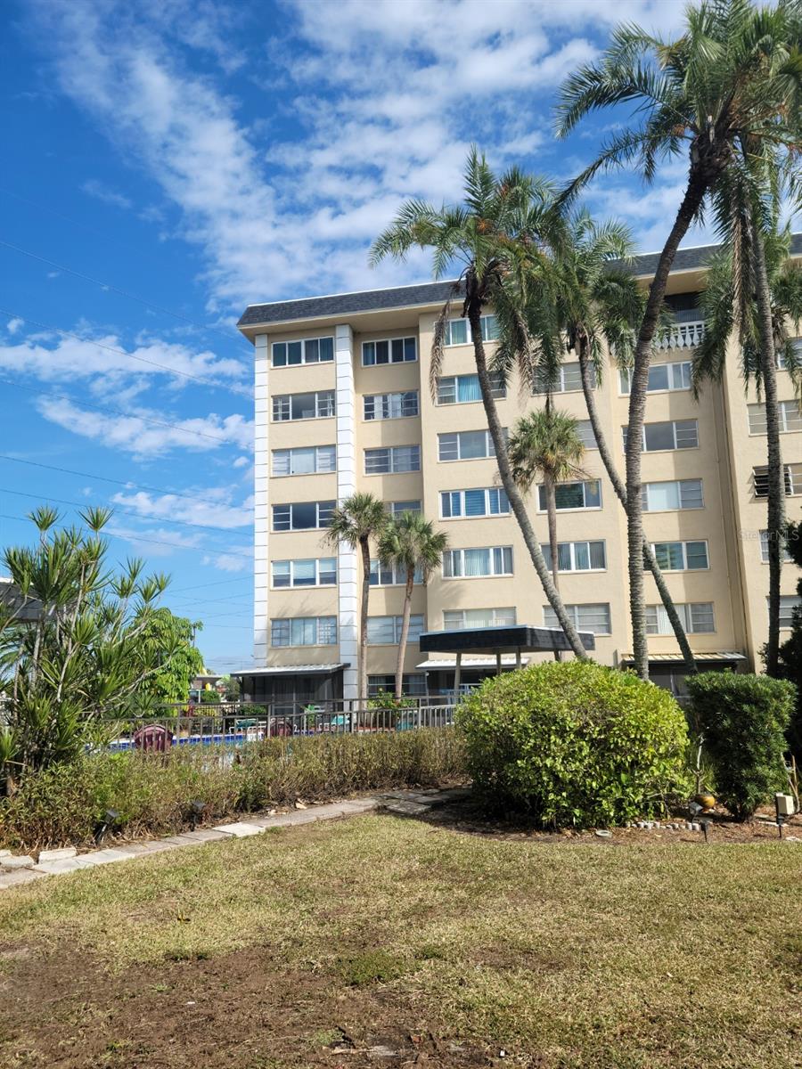 Image 3 of 16 For 8950 Park Boulevard 708