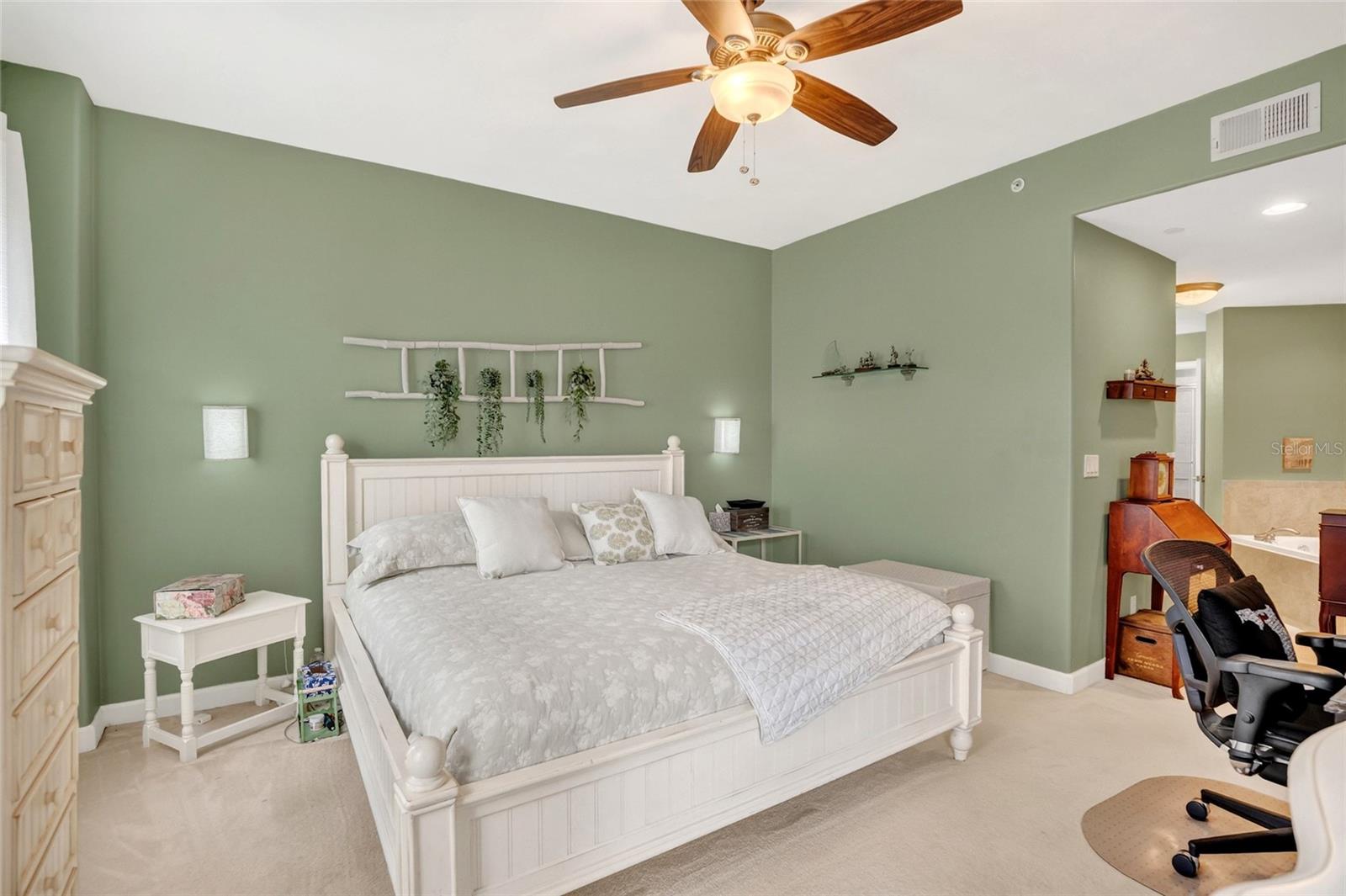 Image 13 of 25 For 424 Luna Bella Lane 415