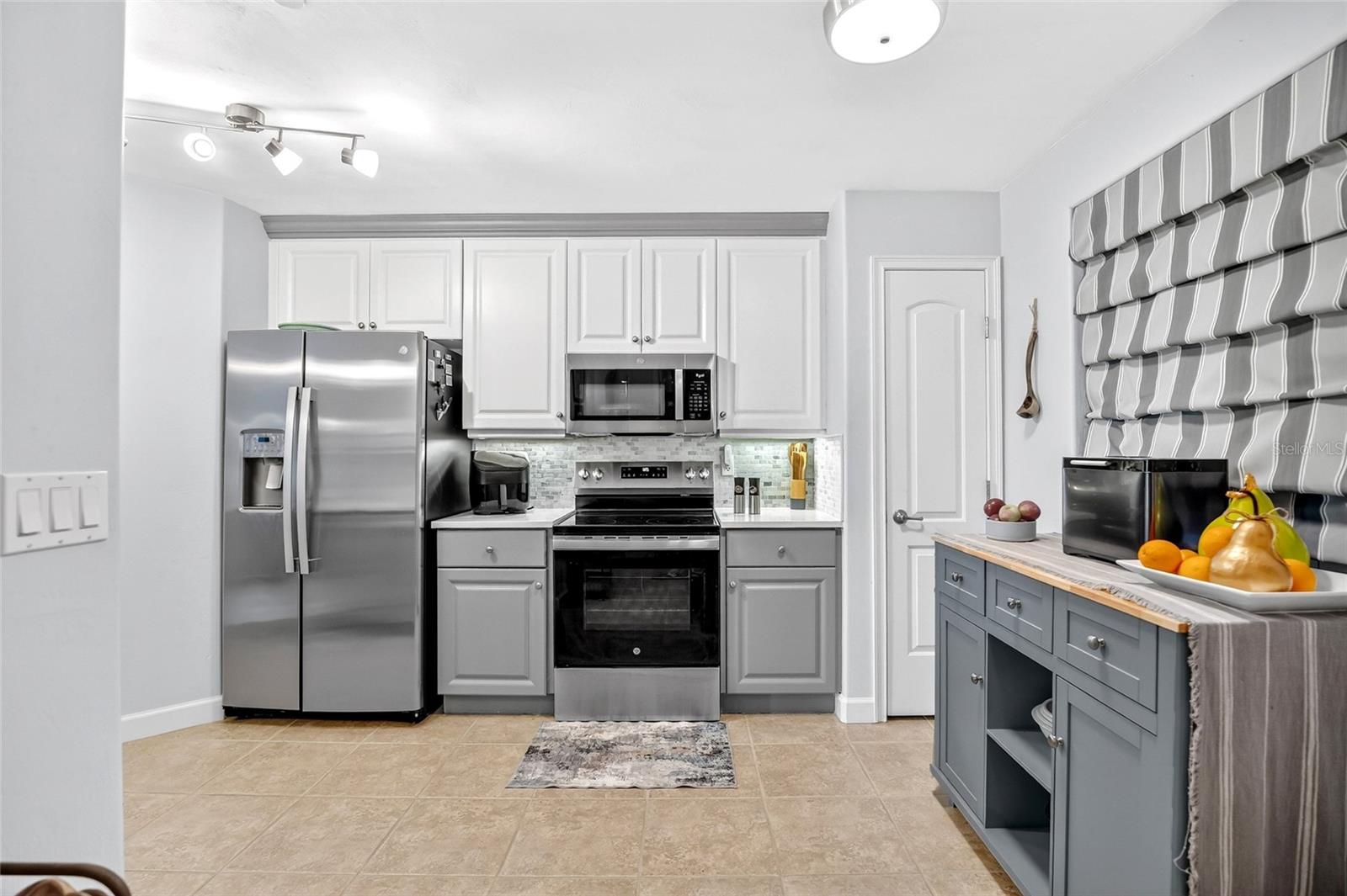 Image 8 of 25 For 424 Luna Bella Lane 415