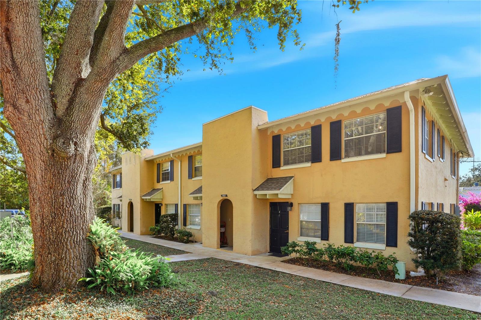 Image 4 of 27 For 1002 Par Street 16