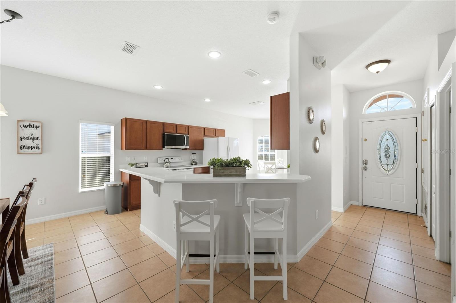 Image 12 of 60 For 872 Sussex Drive