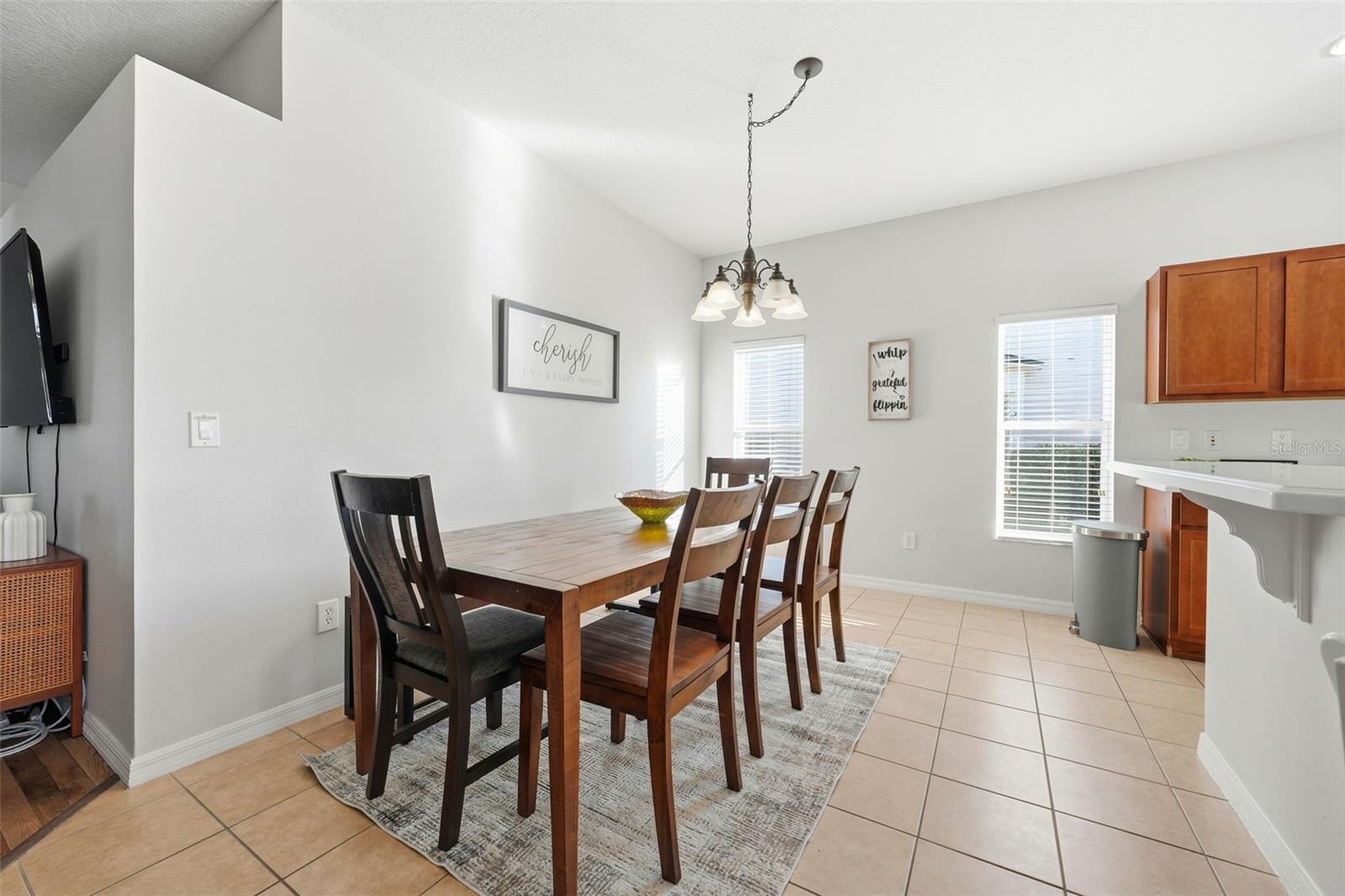 Image 13 of 60 For 872 Sussex Drive