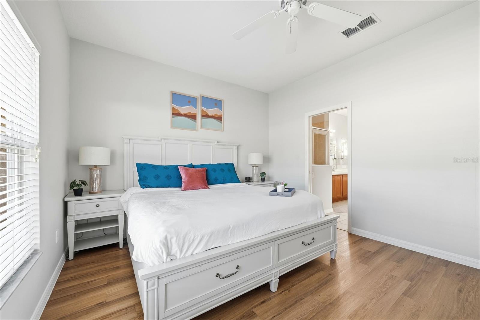 Image 29 of 60 For 872 Sussex Drive