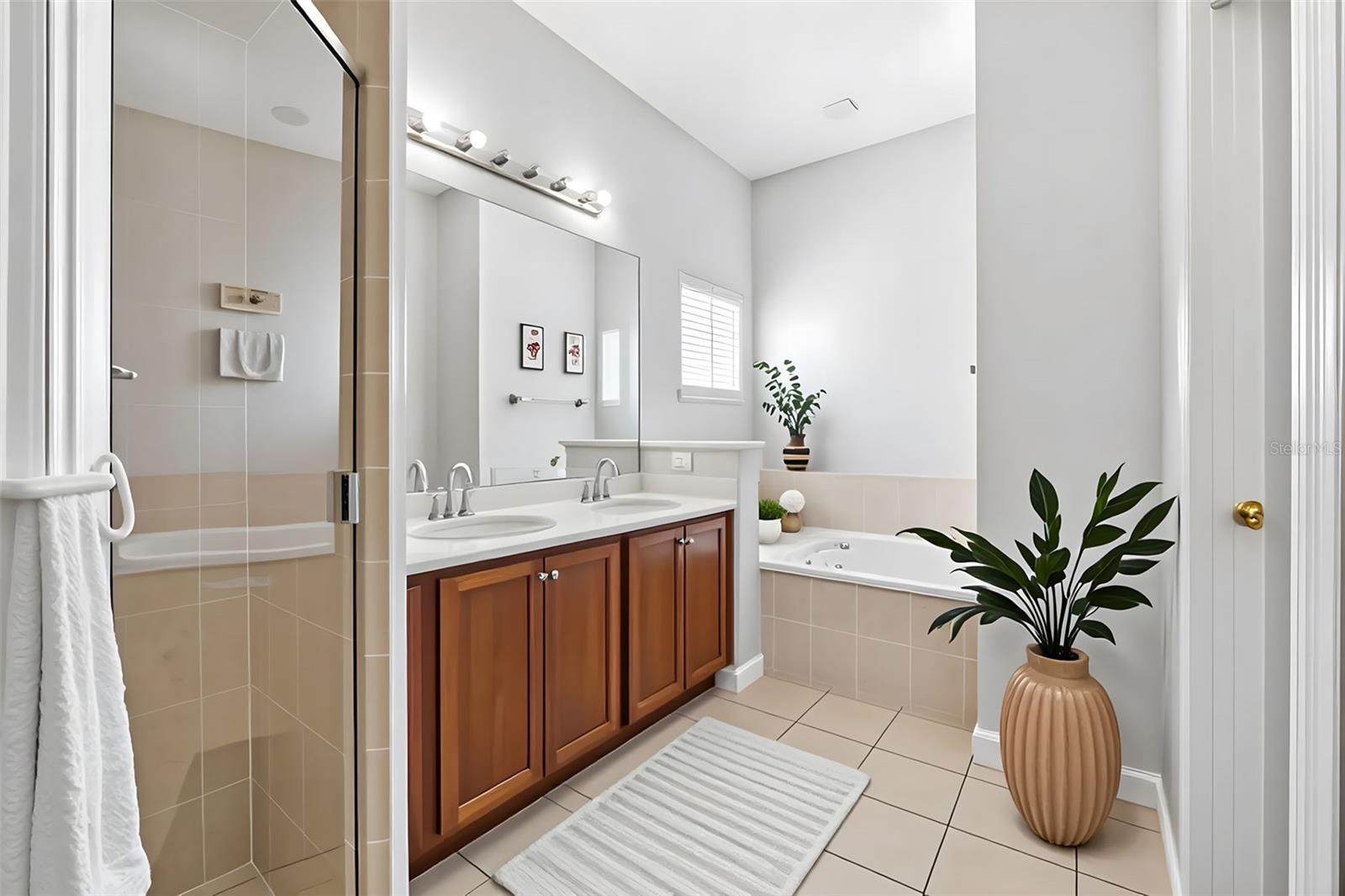 Image 33 of 60 For 872 Sussex Drive