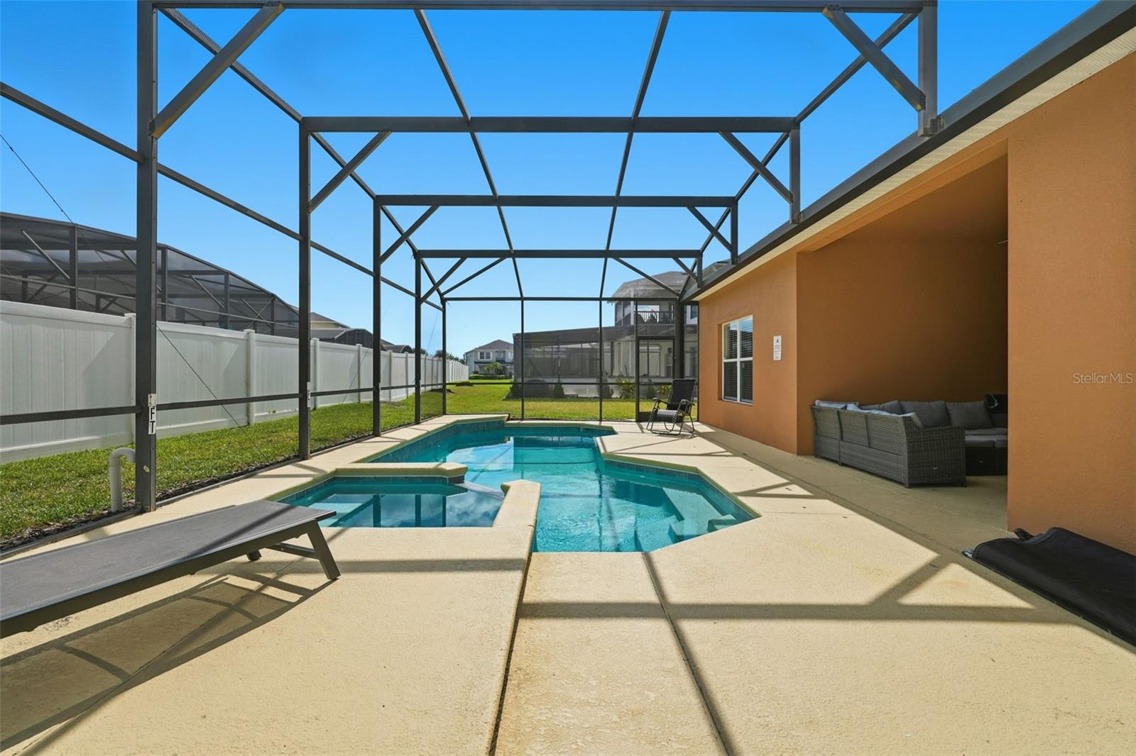 Image 43 of 60 For 872 Sussex Drive