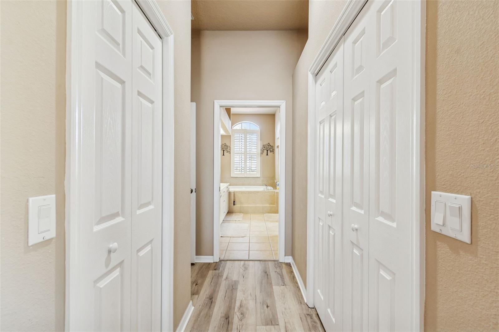 Listing photo id 25 for 14308 Willow Run