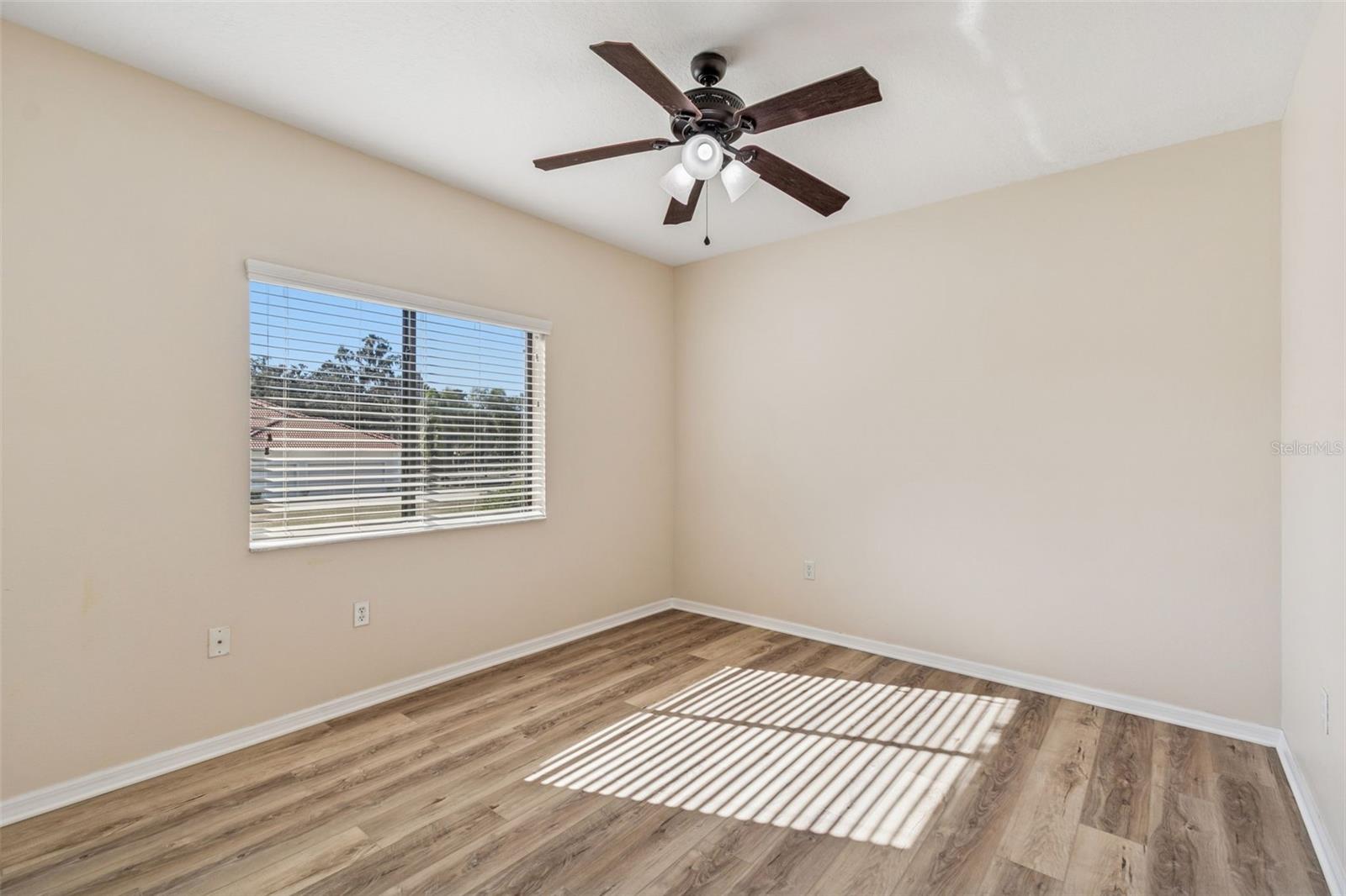 Listing photo id 28 for 14308 Willow Run