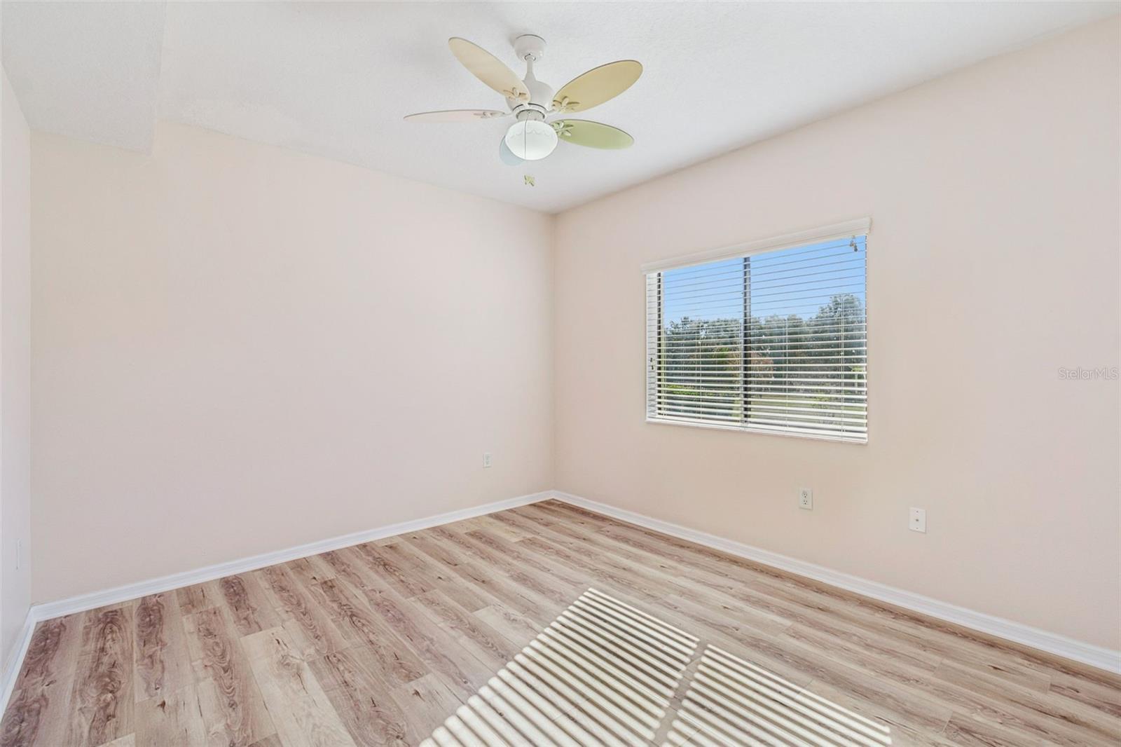 Listing photo id 36 for 14308 Willow Run