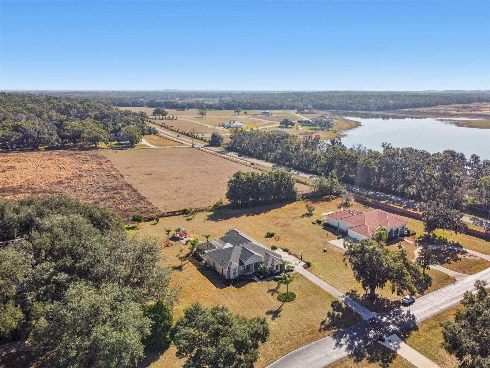 Listing photo id 50 for 14308 Willow Run