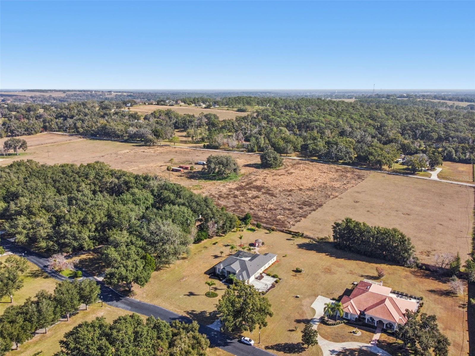 Listing photo id 51 for 14308 Willow Run