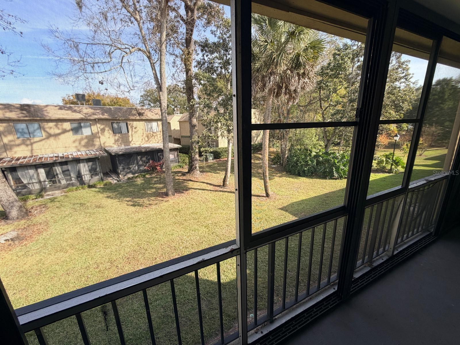 Image 21 of 25 For 429 Sheoah Boulevard 11