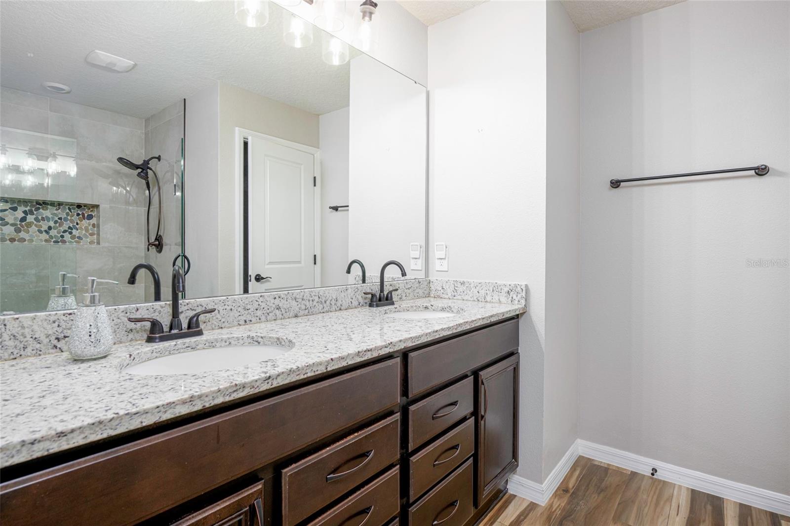 Image 15 of 25 For 5077 Caspian Street