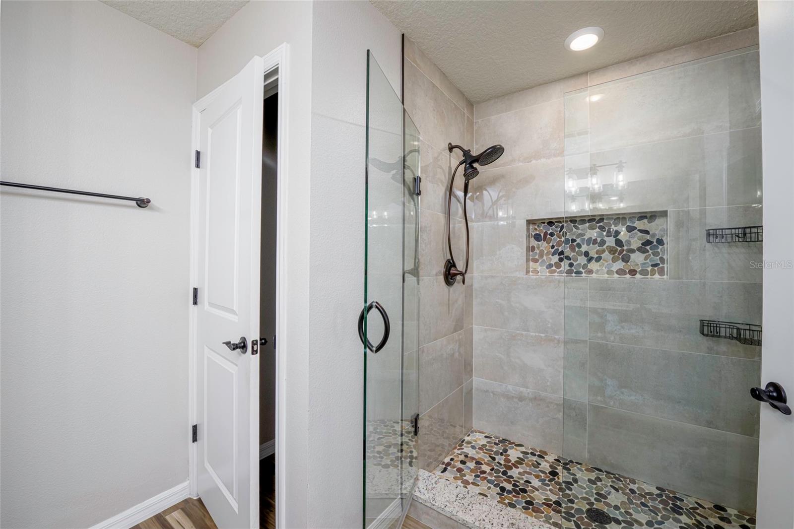 Image 16 of 25 For 5077 Caspian Street