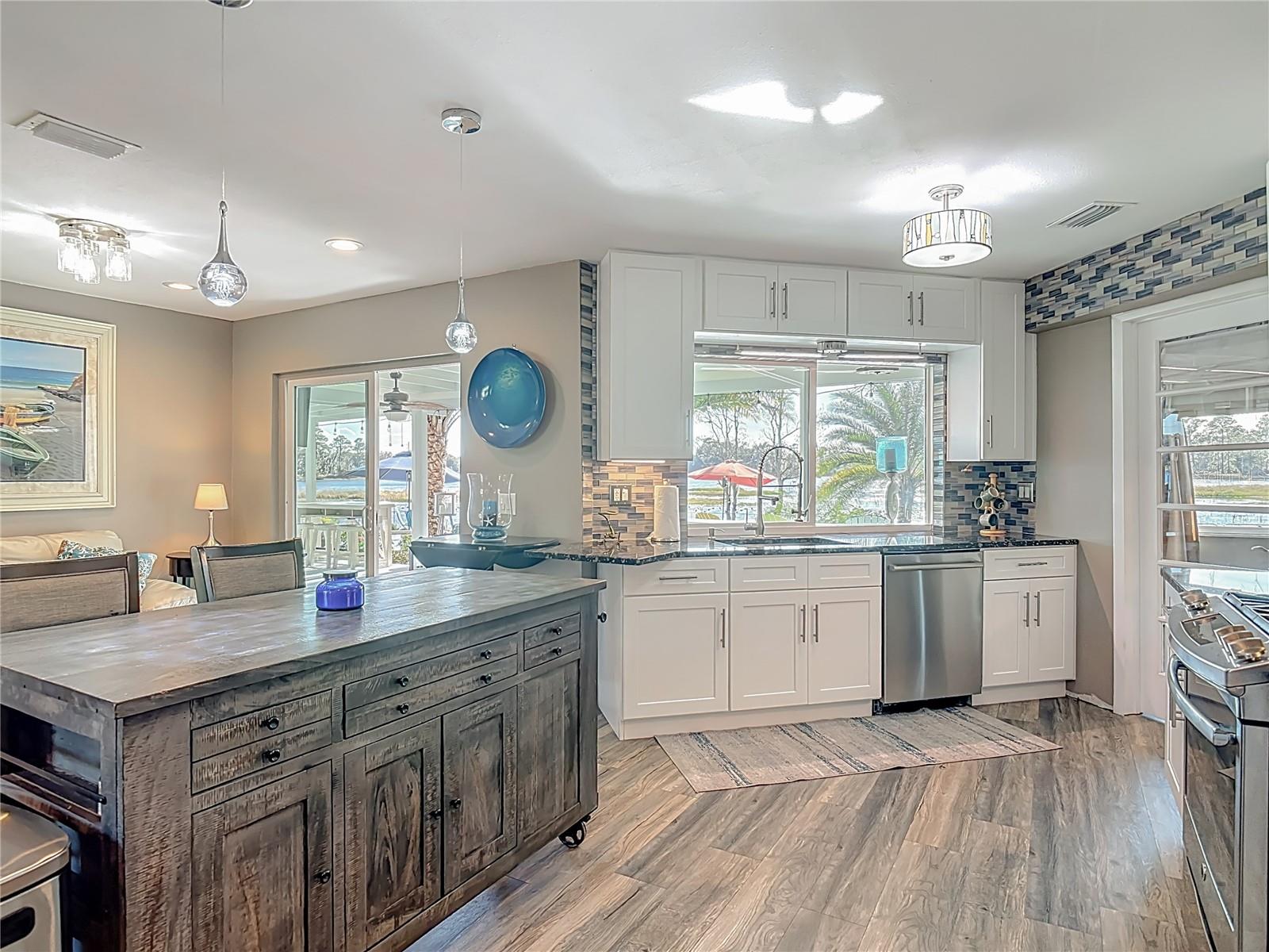 Image 13 of 66 For 2964 Little Court