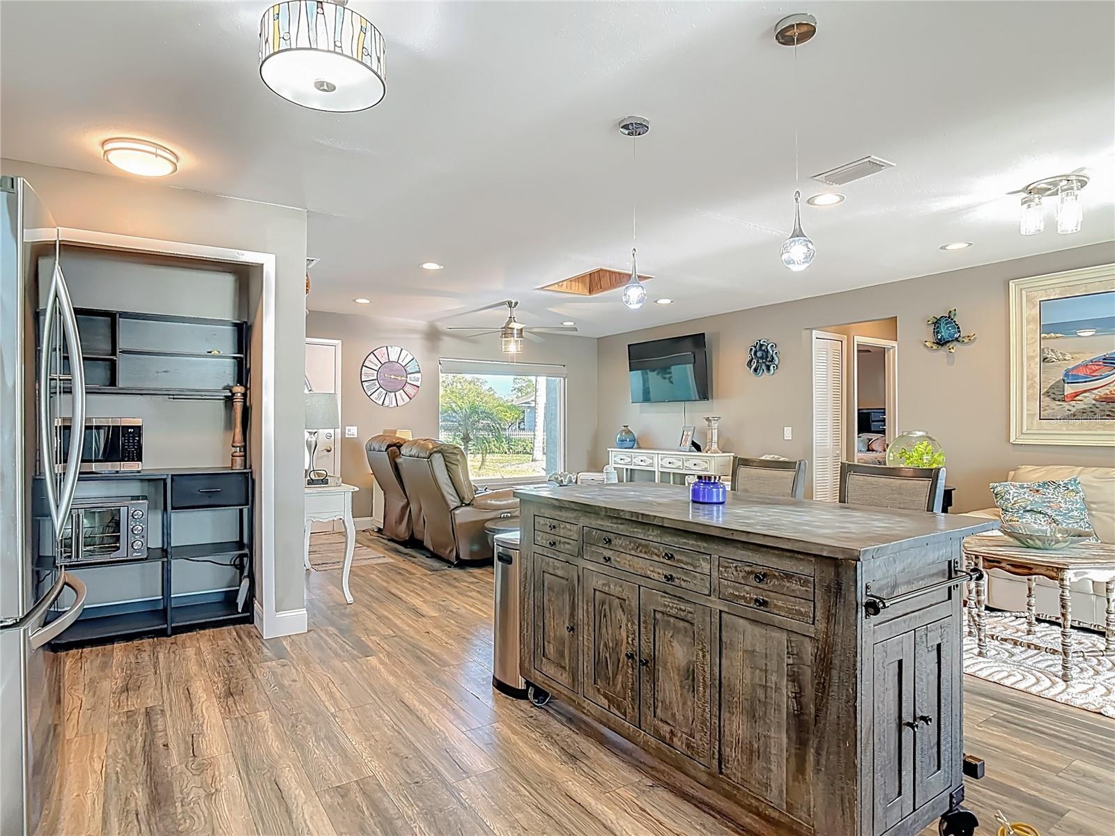 Image 16 of 66 For 2964 Little Court