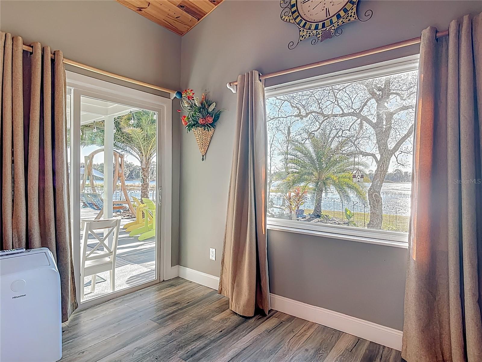 Image 27 of 66 For 2964 Little Court