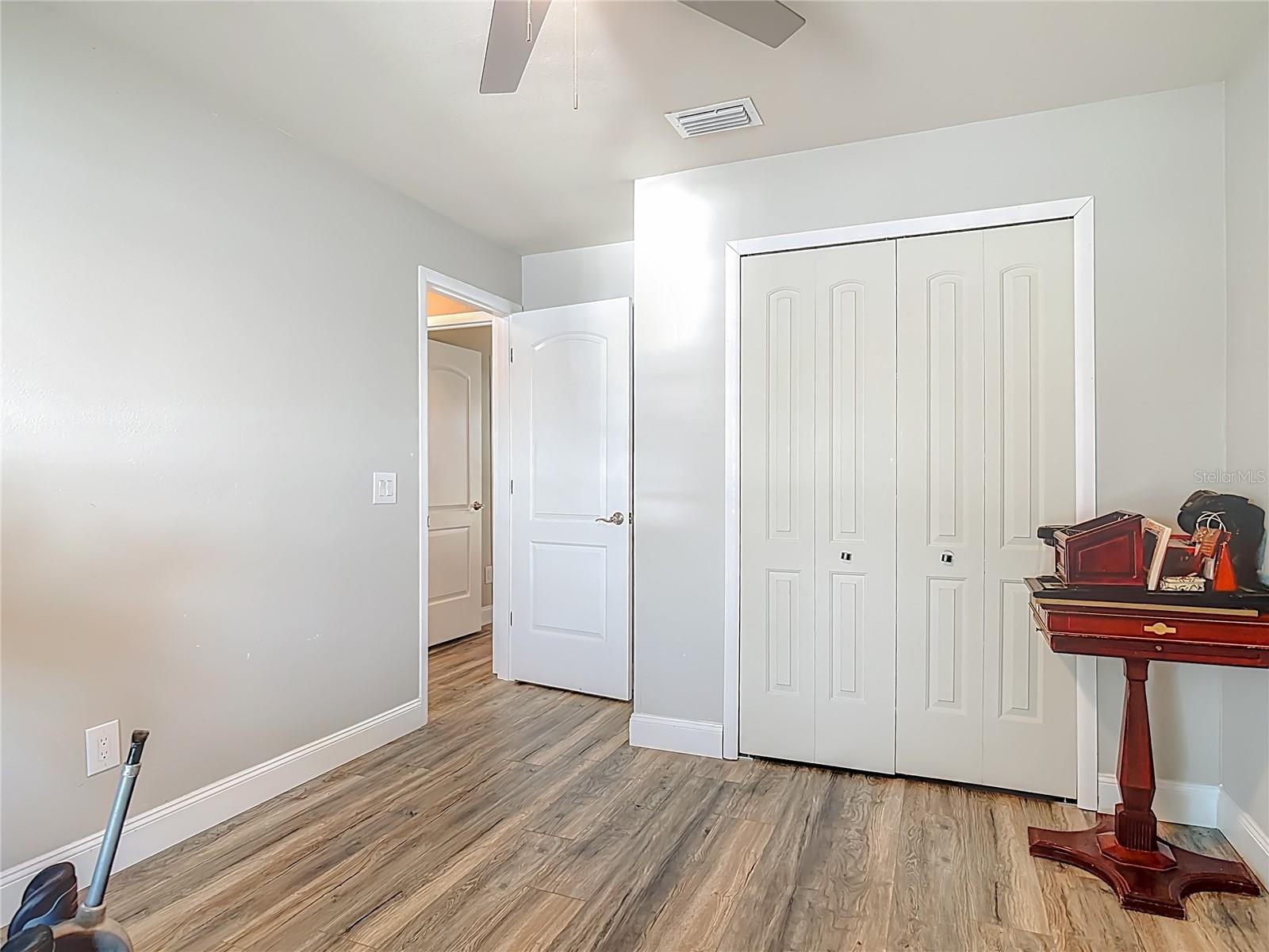 Image 32 of 66 For 2964 Little Court