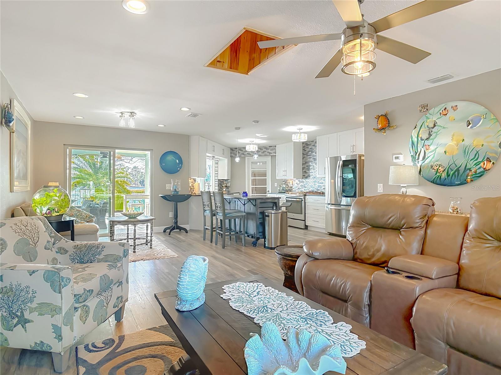 Image 6 of 66 For 2964 Little Court