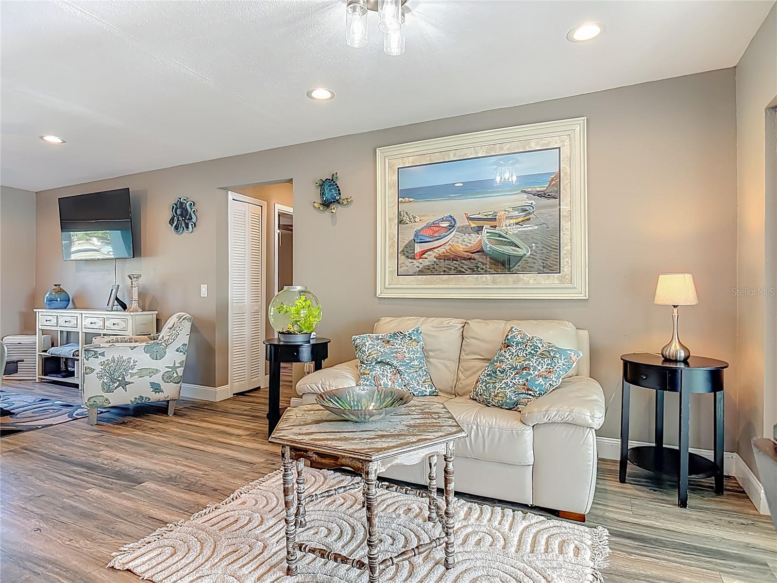 Image 9 of 66 For 2964 Little Court