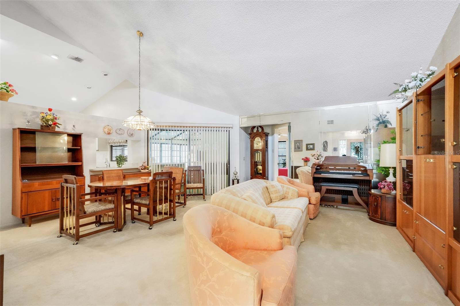 Image 13 of 42 For 2725 Heatherside Avenue