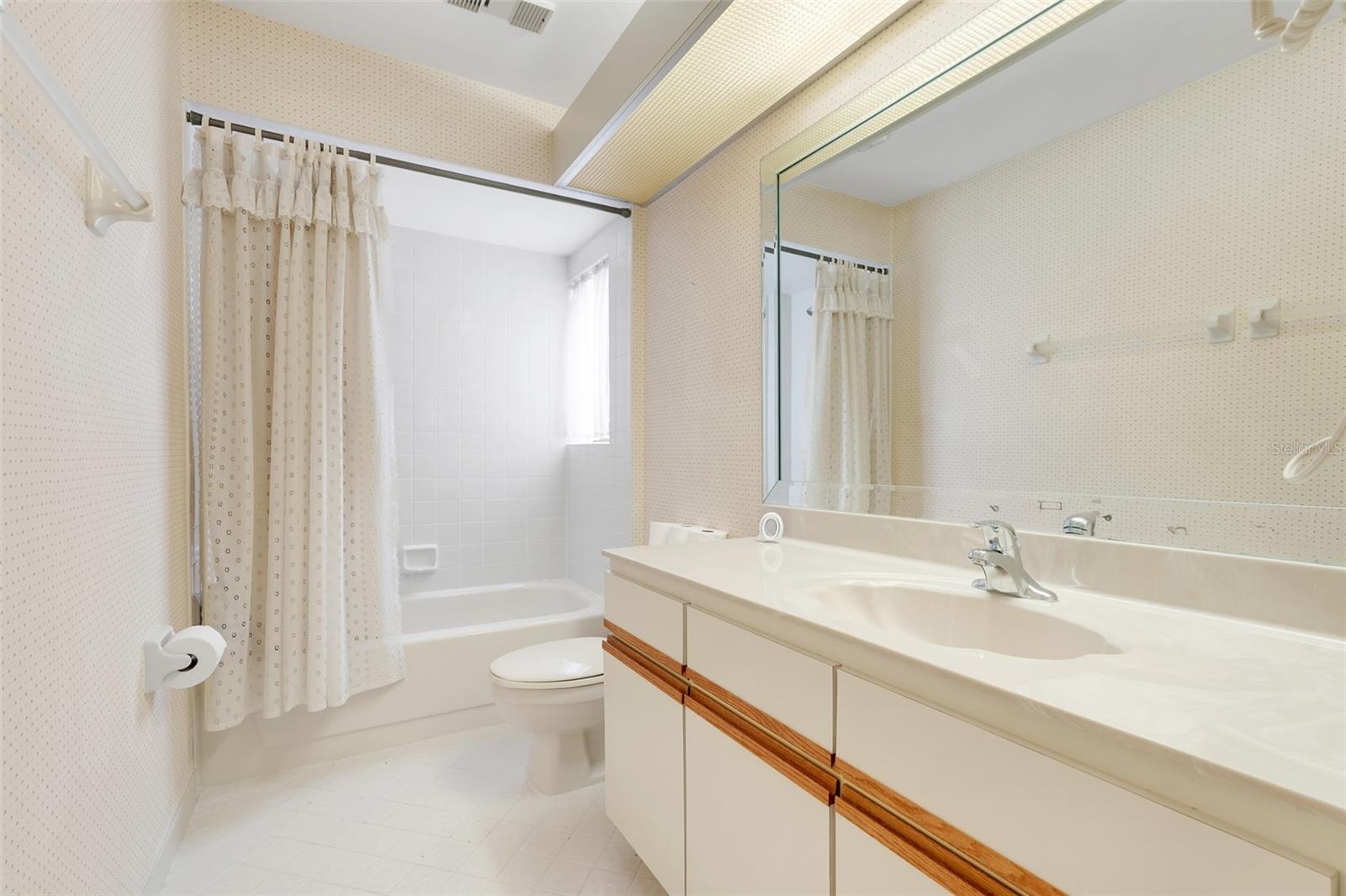 Image 31 of 42 For 2725 Heatherside Avenue