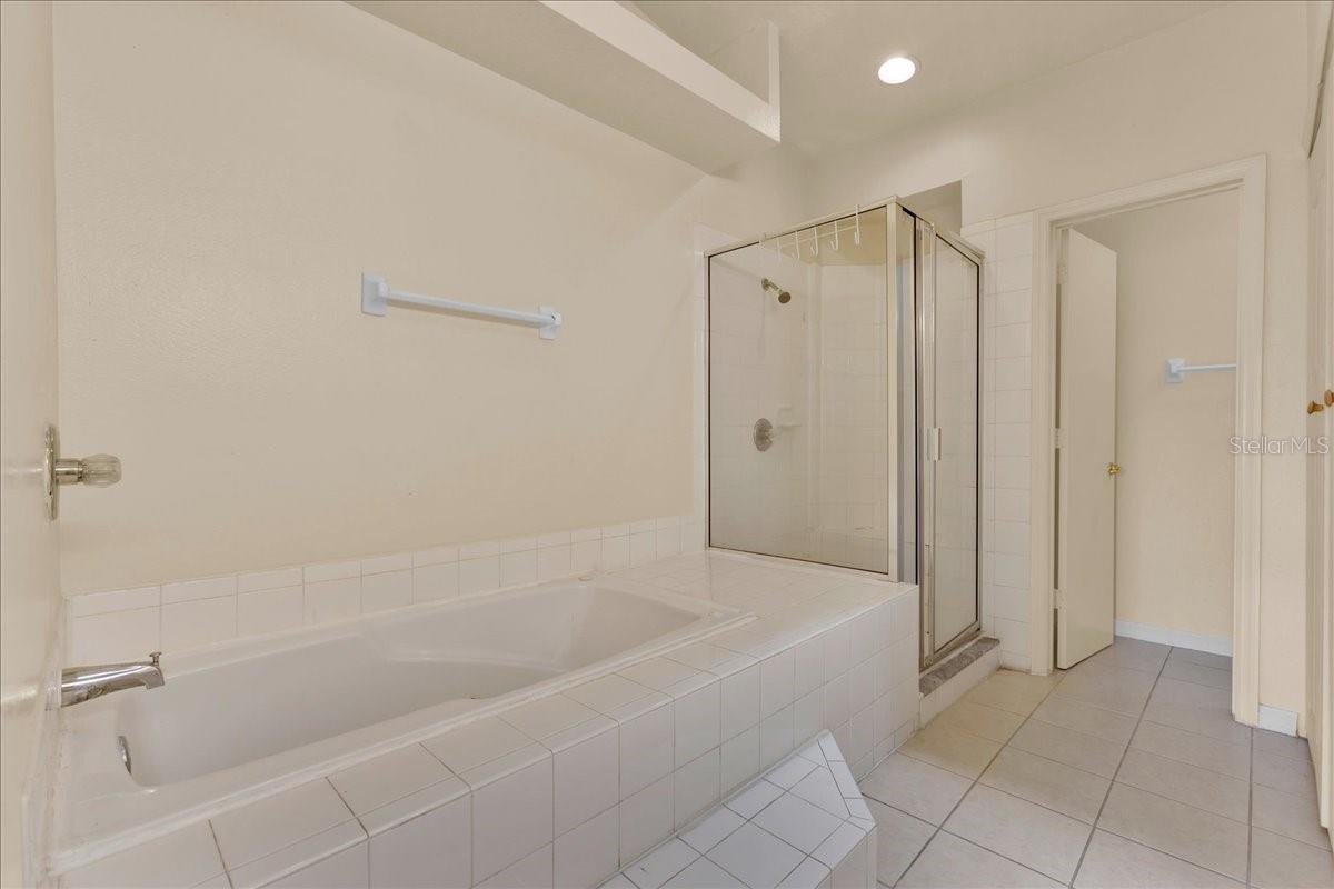 Image 15 of 16 For 271 Caribbean Drive Main Unit