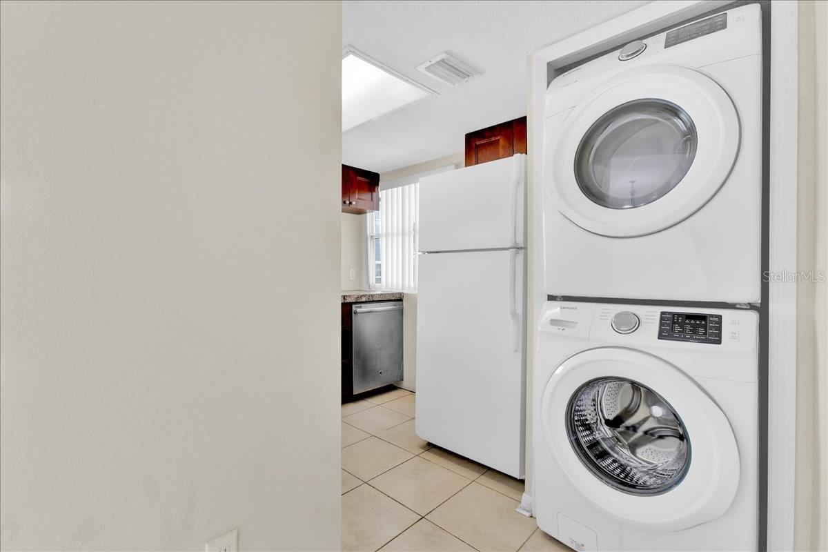 Image 3 of 16 For 271 Caribbean Drive Main Unit