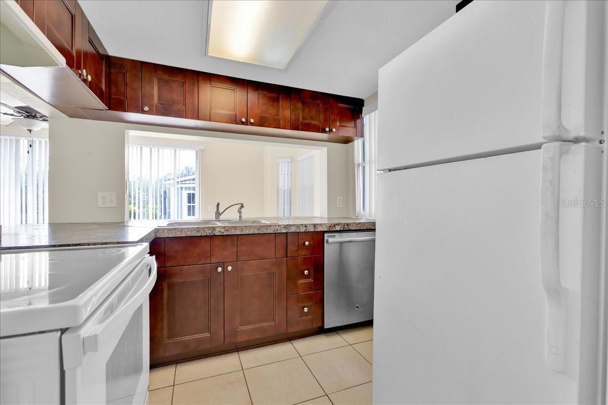 Image 4 of 16 For 271 Caribbean Drive Main Unit