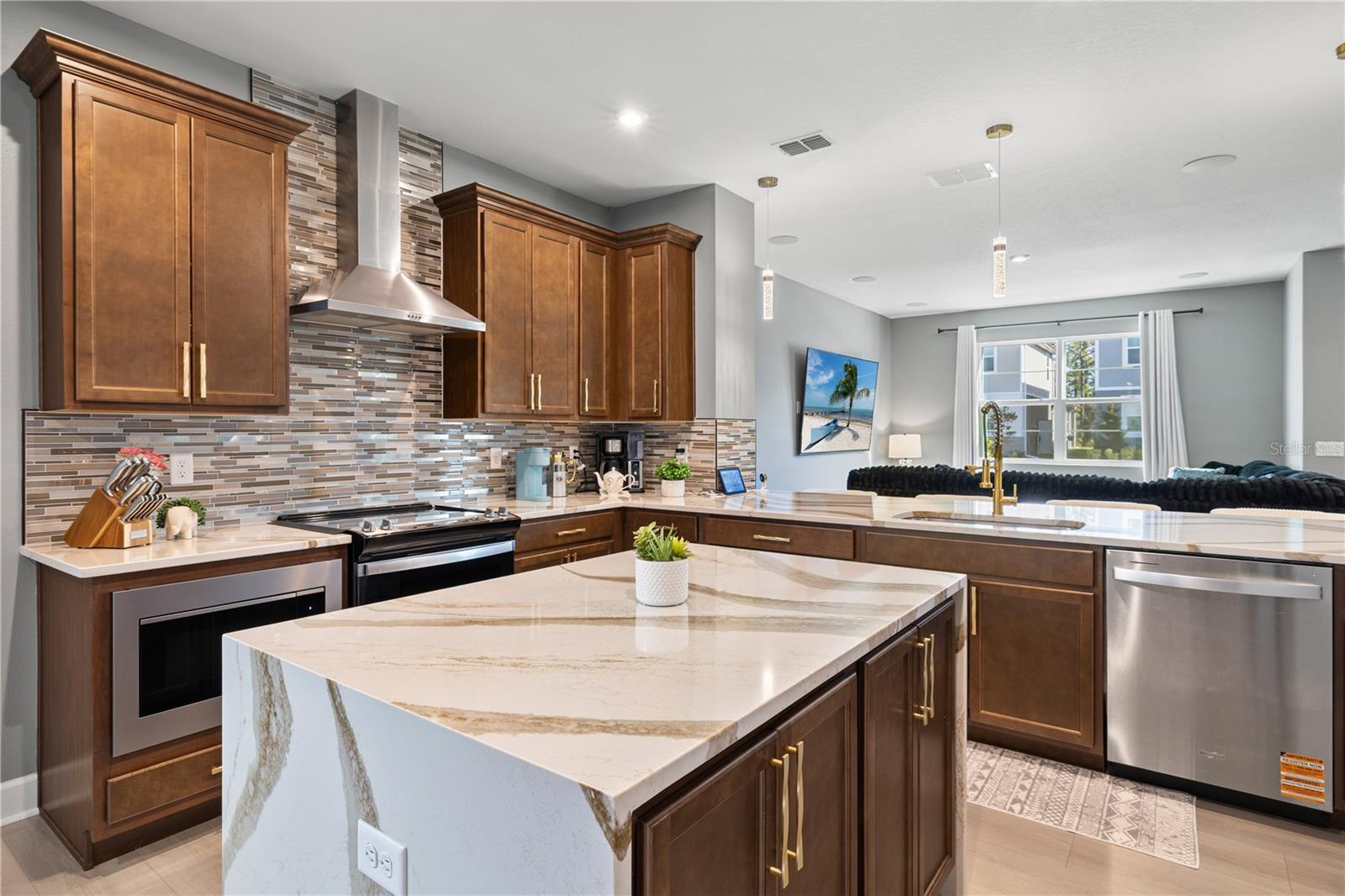 Image 16 of 51 For 13058 Pergola Avenue