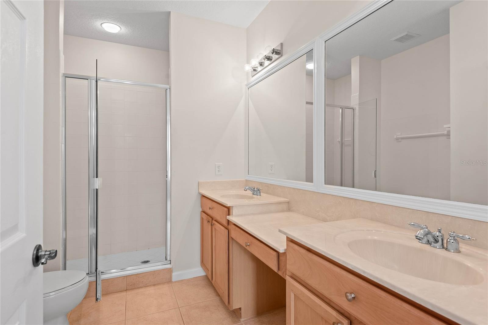 Image 15 of 25 For 4250 Corrine Drive 104