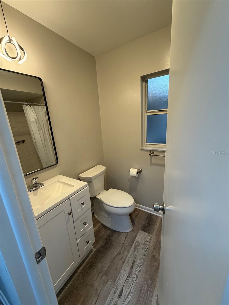 Image 15 of 30 For 509 Baywood Court