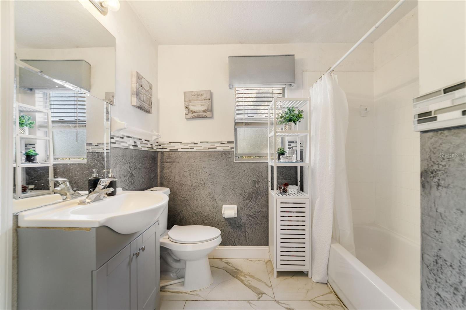 Image 13 of 27 For 14728 Huntley Drive