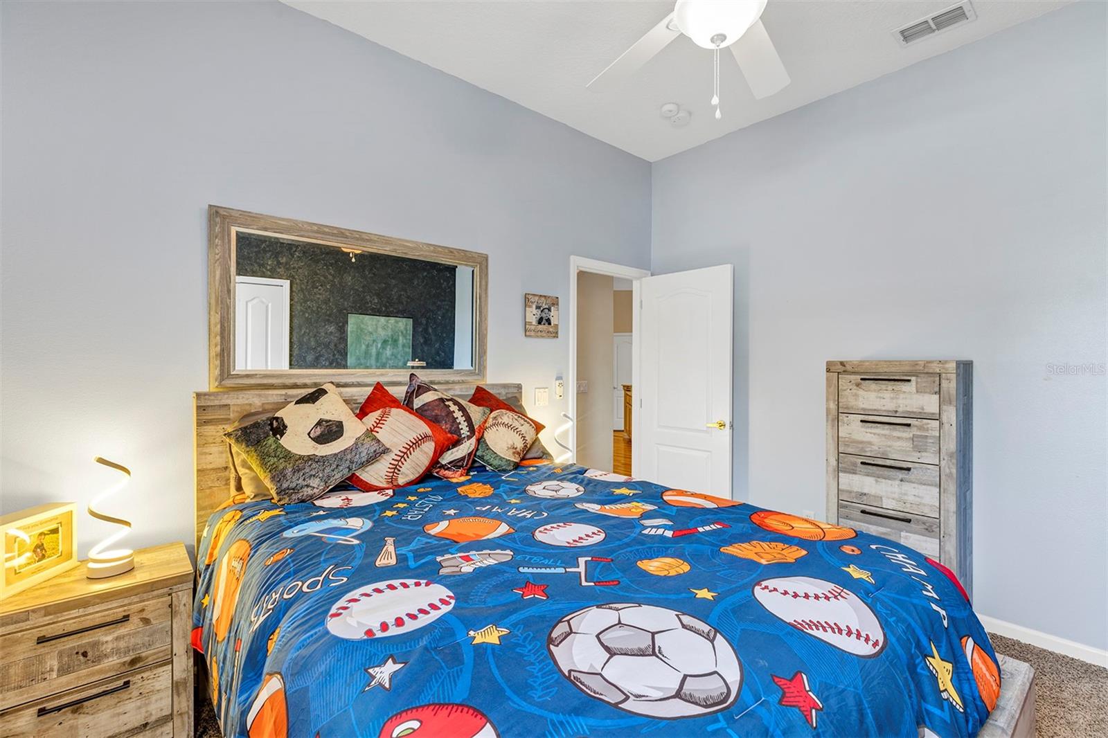 Image 22 of 34 For 380 Speyside Lane