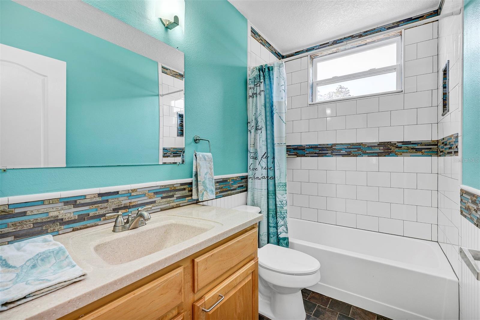 Image 23 of 34 For 380 Speyside Lane