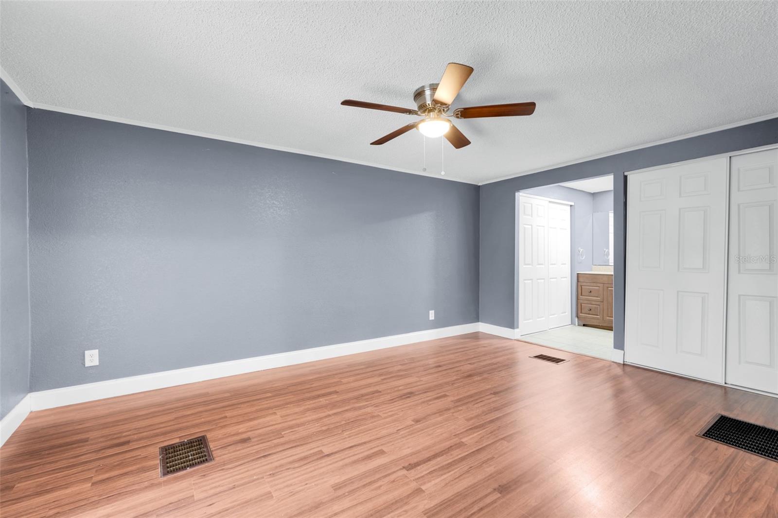 Image 10 of 24 For 722 Eagle Avenue