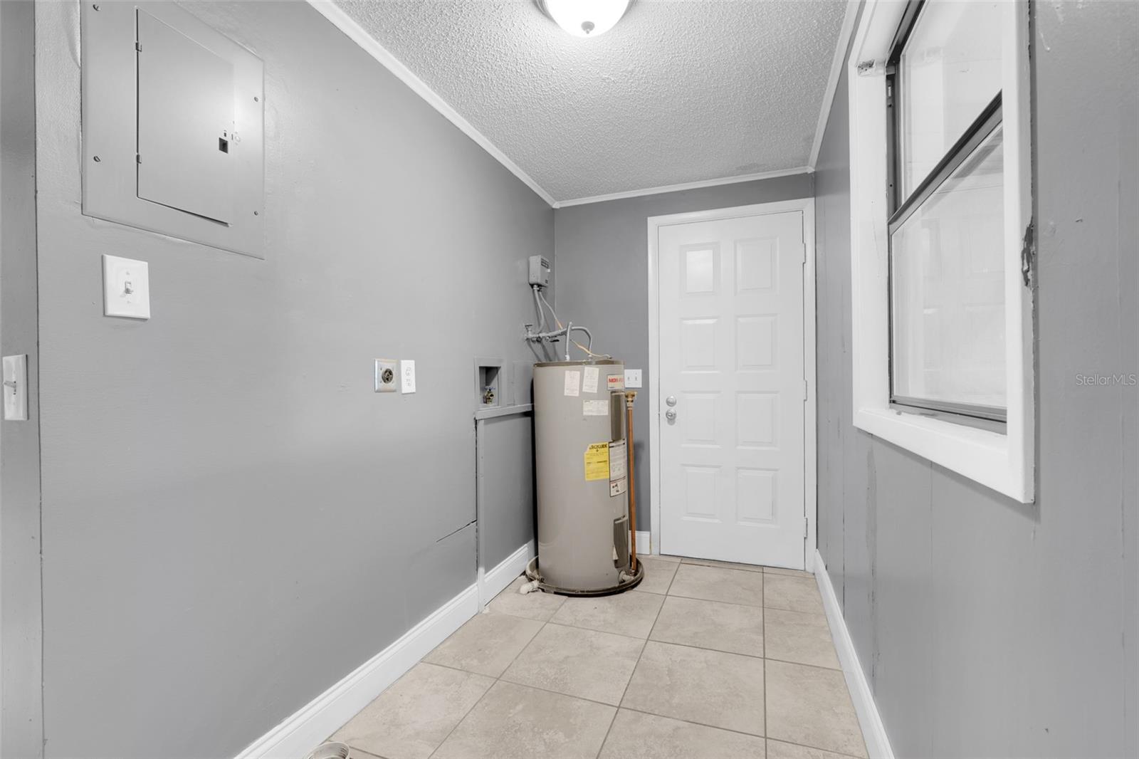 Image 18 of 24 For 722 Eagle Avenue