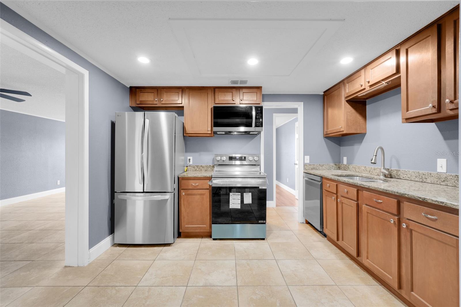 Image 6 of 24 For 722 Eagle Avenue