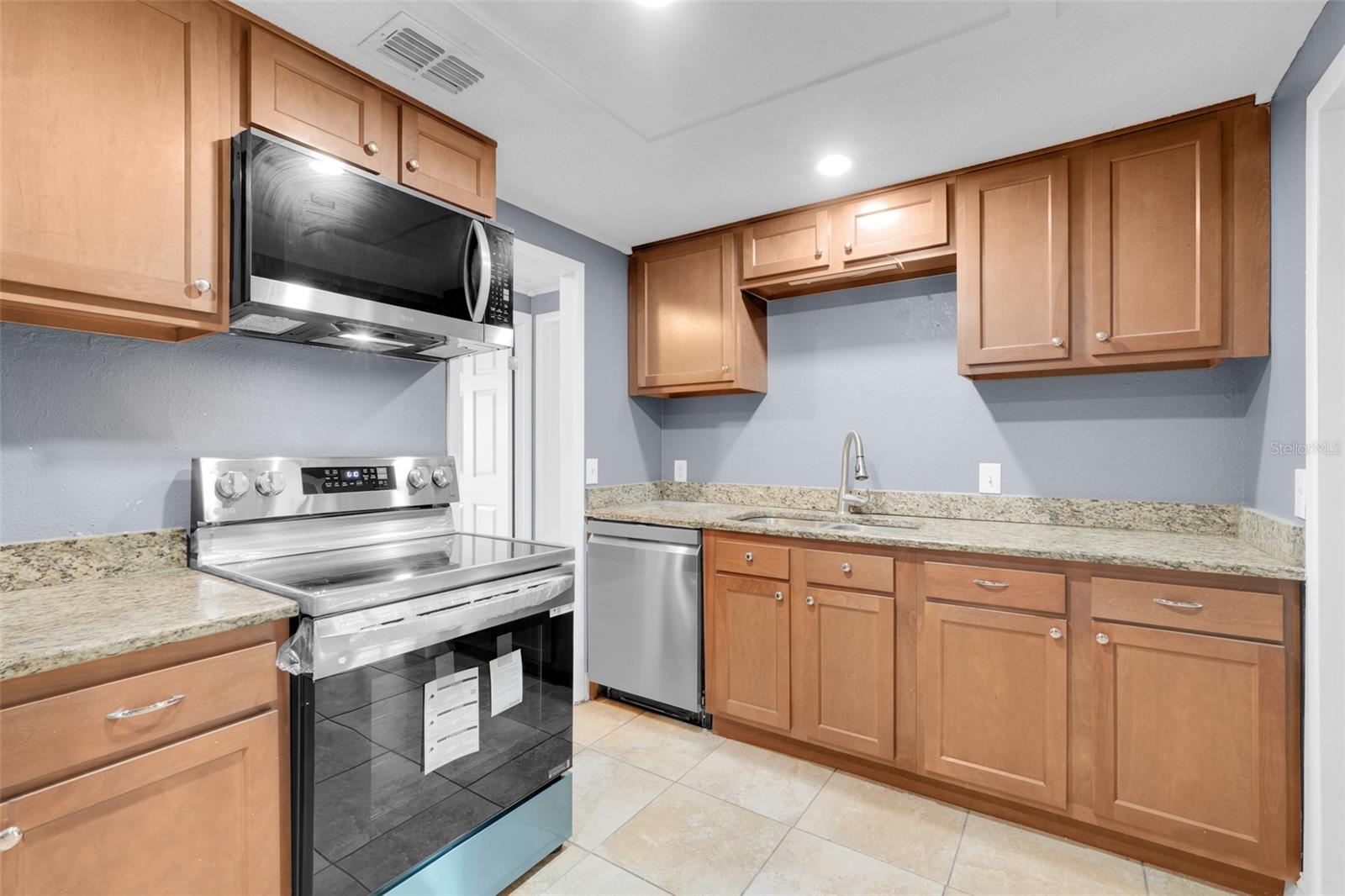 Image 7 of 24 For 722 Eagle Avenue