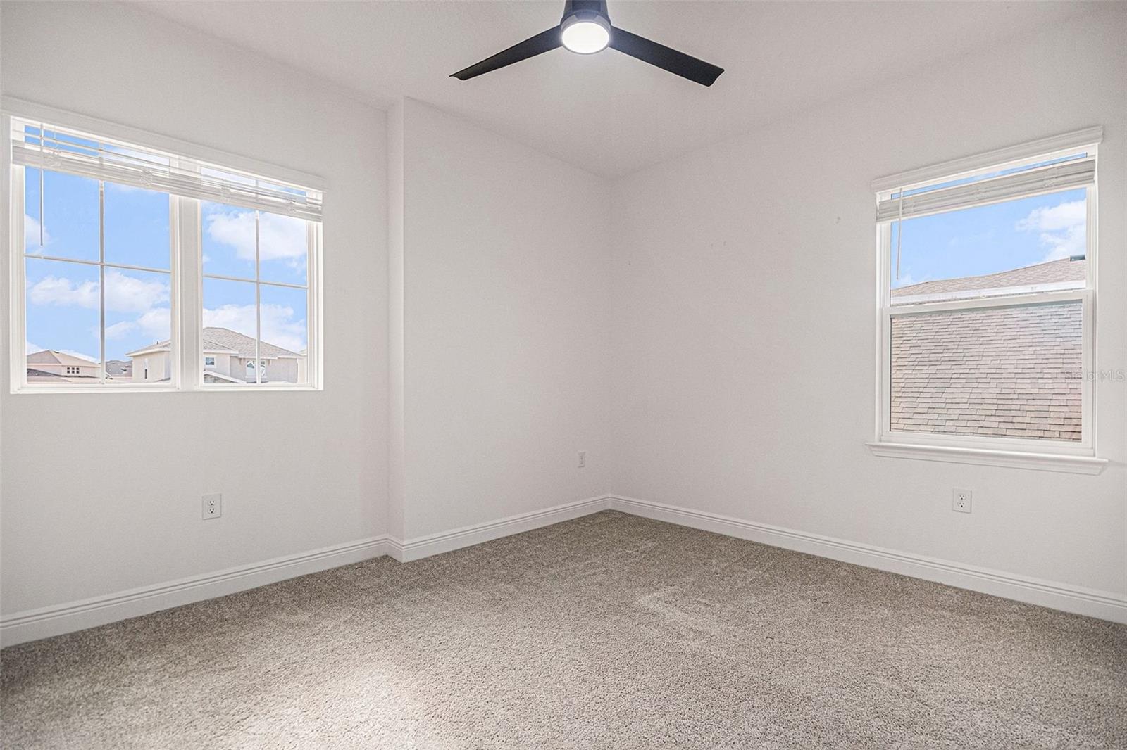 Image 15 of 51 For 2028 Sunshine Peak Drive