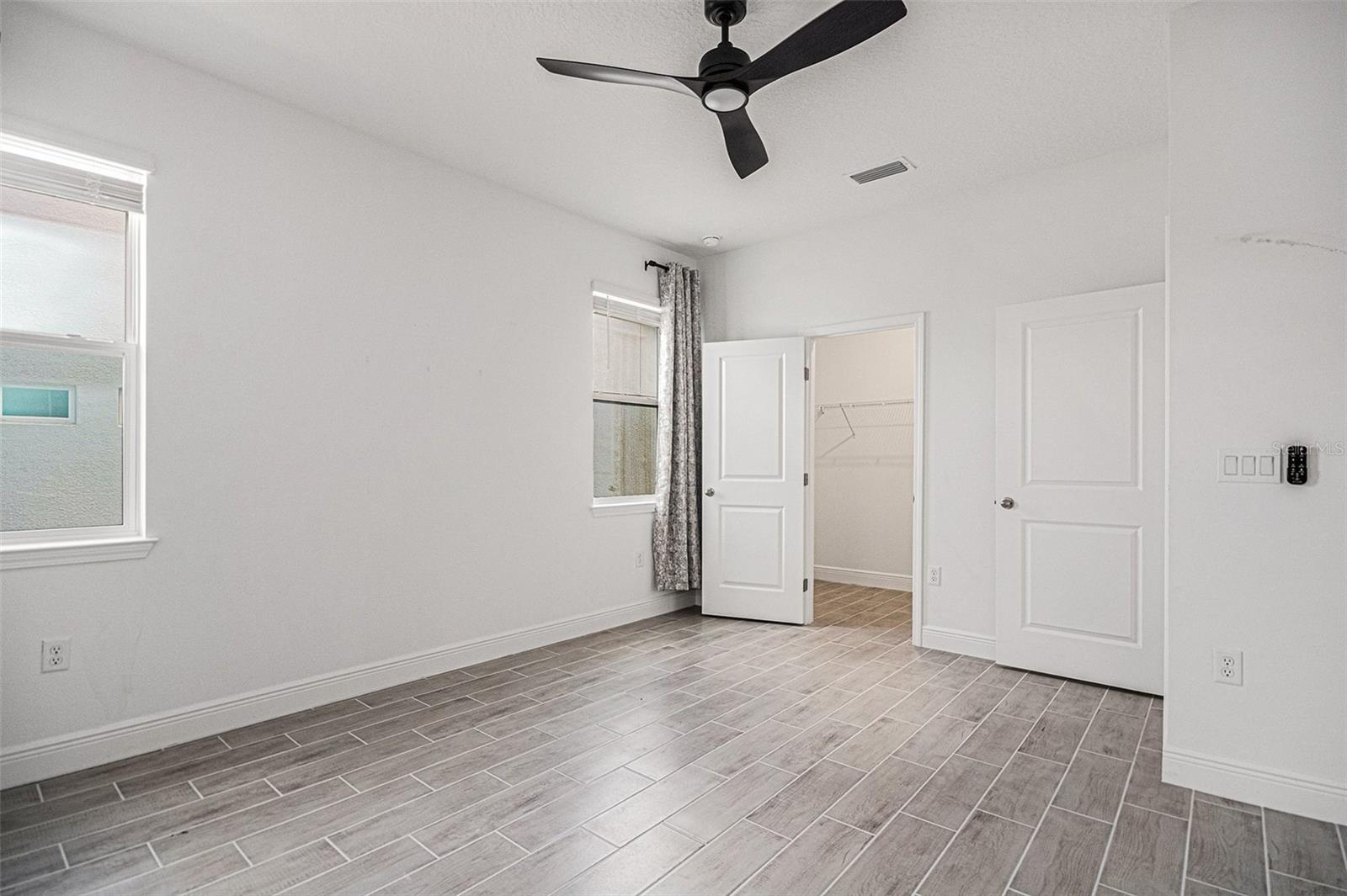 Image 18 of 51 For 2028 Sunshine Peak Drive