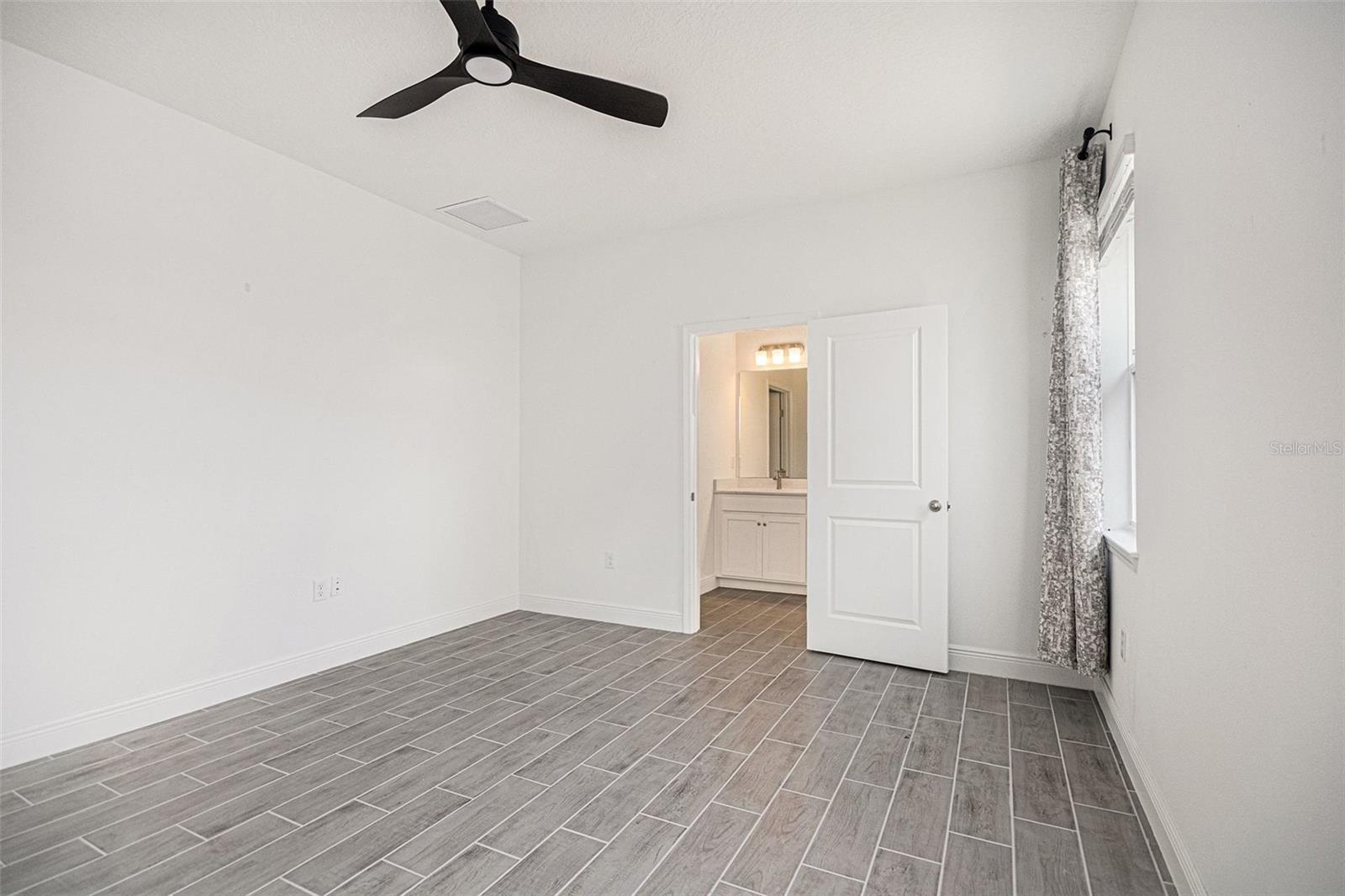 Image 20 of 51 For 2028 Sunshine Peak Drive