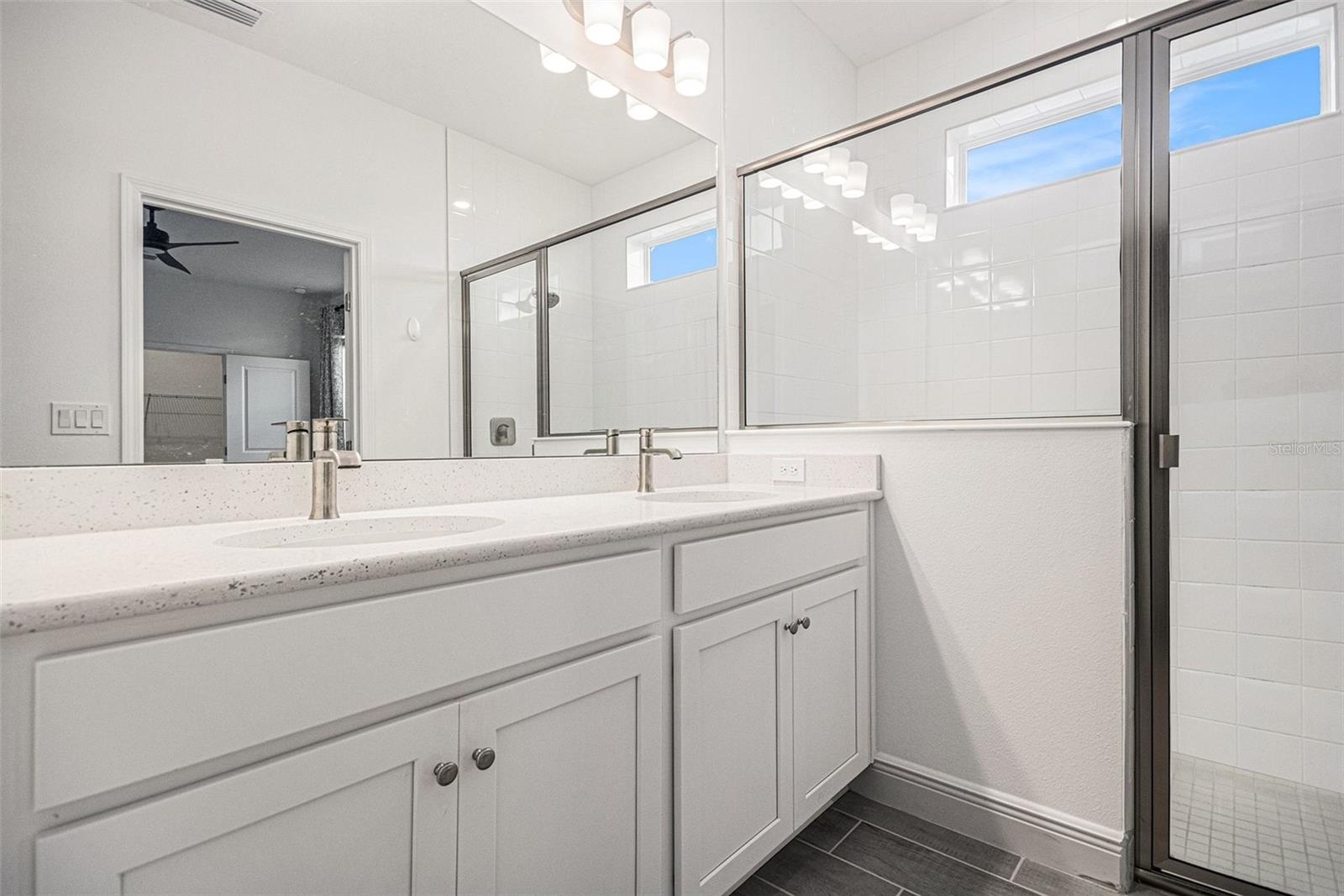 Image 5 of 51 For 2028 Sunshine Peak Drive