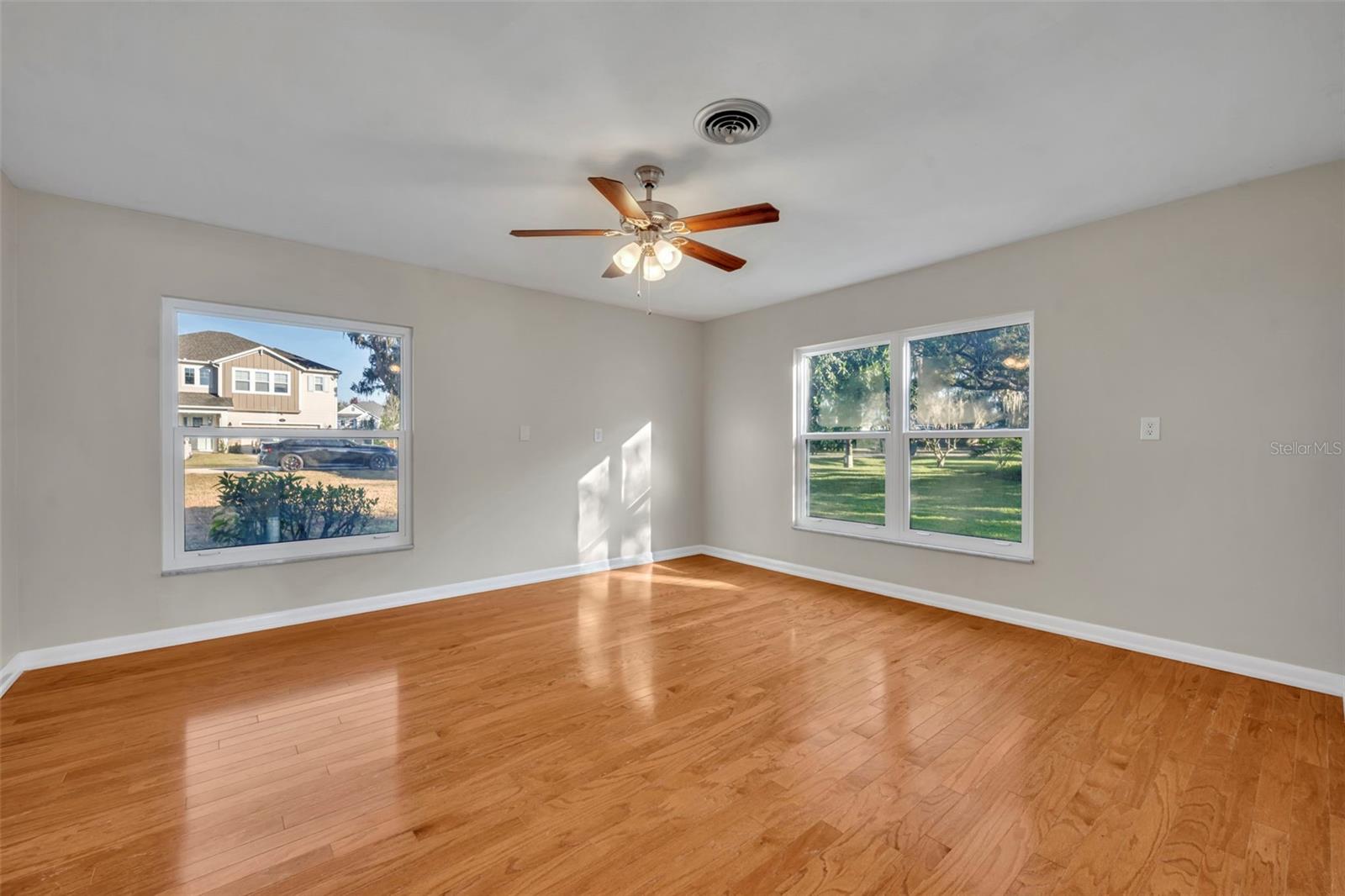 Image 19 of 35 For 119 Lake Drive