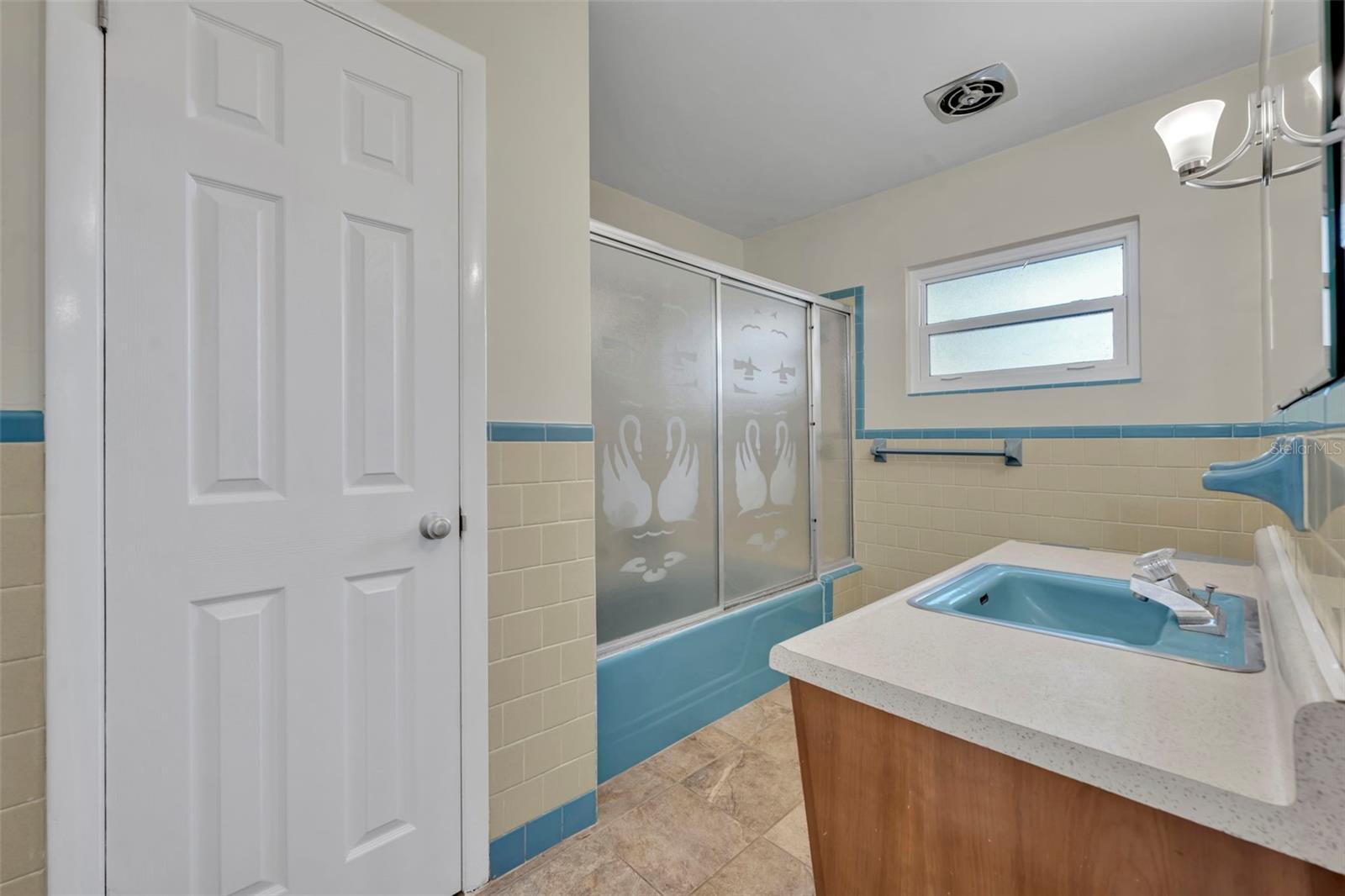 Image 21 of 35 For 119 Lake Drive